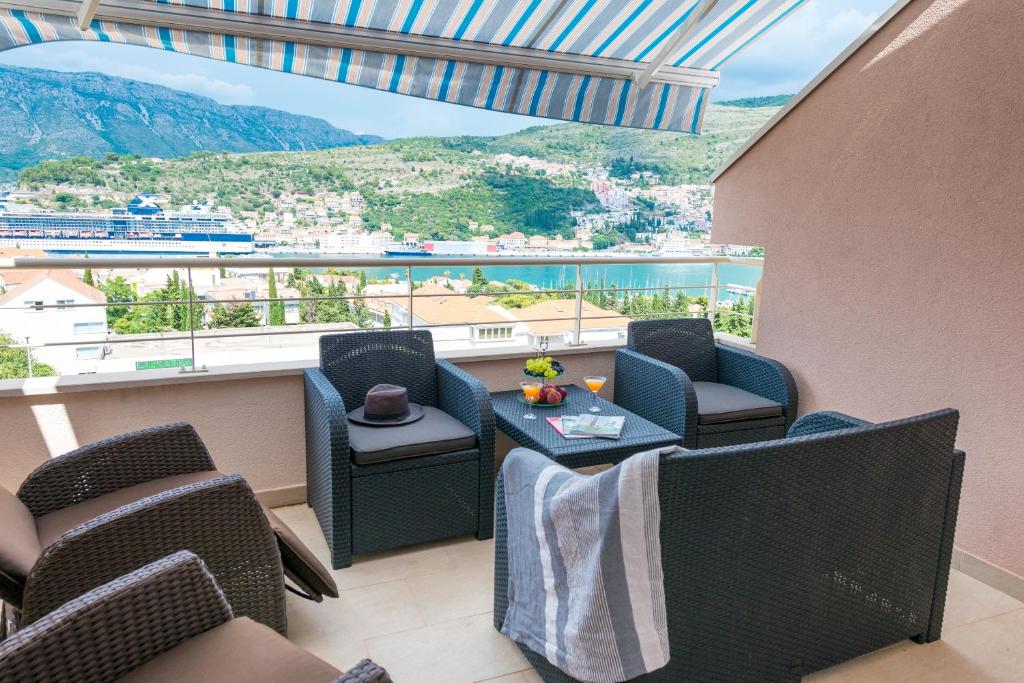 Nespecifikovaný výhled na hory nebo výhled na hory při pohledu z apartmánu
