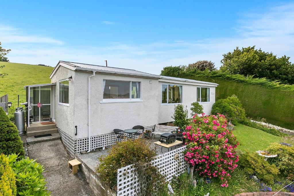 Macbay Retreat - Macandrew Bay Holiday Home - Housity