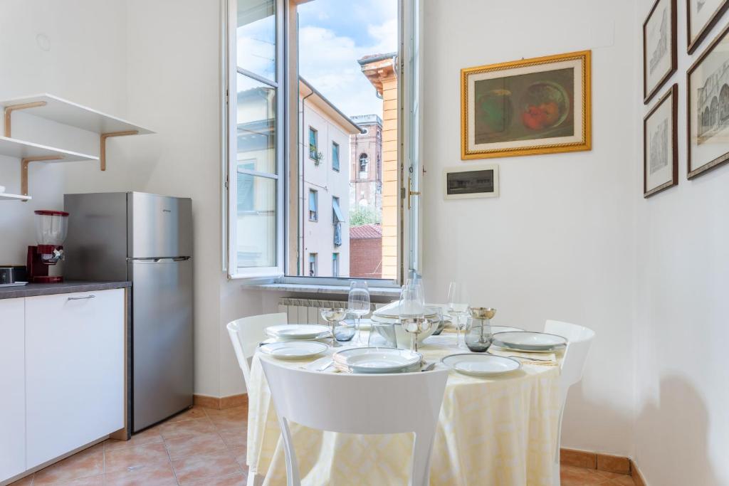 Kuchnia lub aneks kuchenny w obiekcie Borgo Stretto Bright Apartments