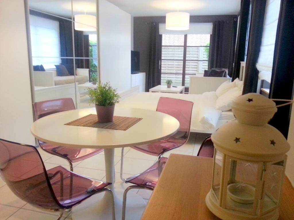 19 Brussels Expo - Studio Apartment