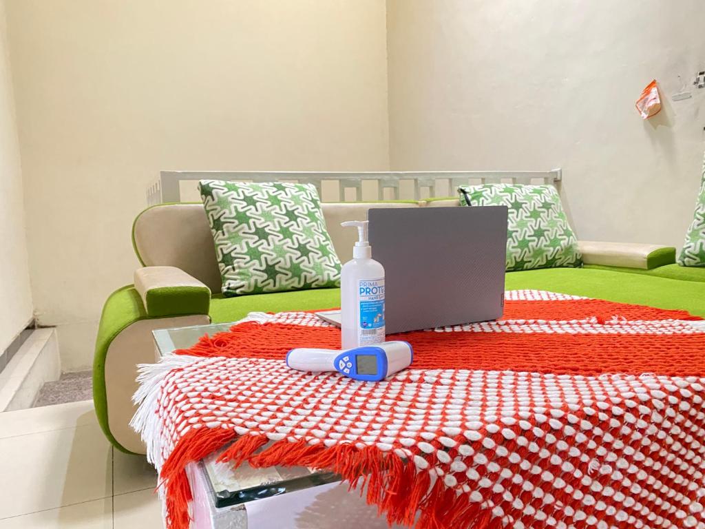 Posezení v ubytování Homestay Srikandi Syariah Dieng RedPartner