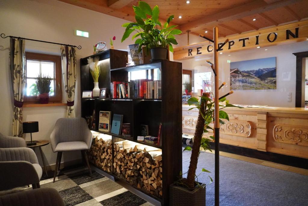 Lobby alebo recepcia v ubytovaní Hotel Aschauer Hof z'Fritzn