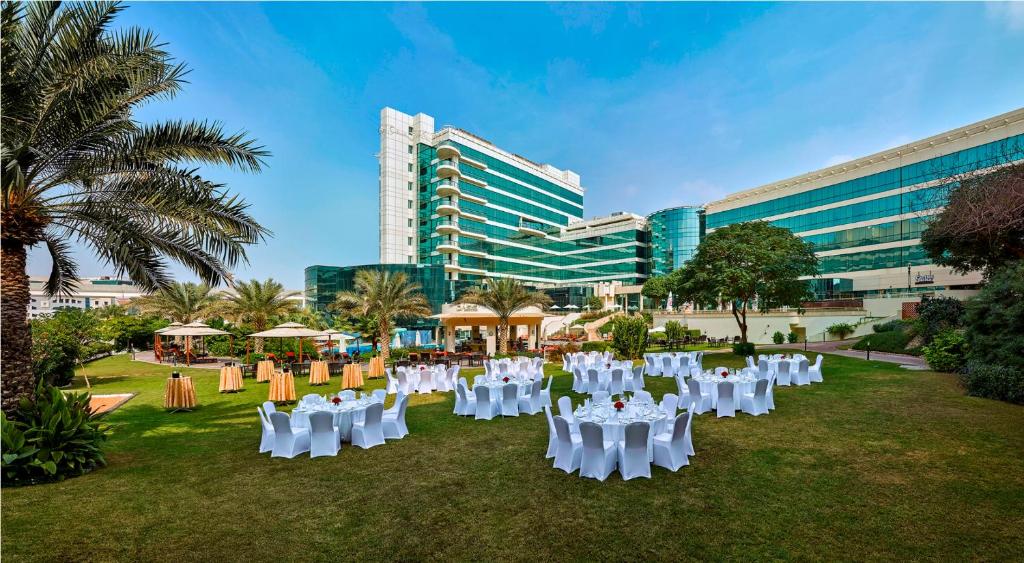 فضای داخلی Millennium Airport Hotel Dubai در دبی - تصویر ۳