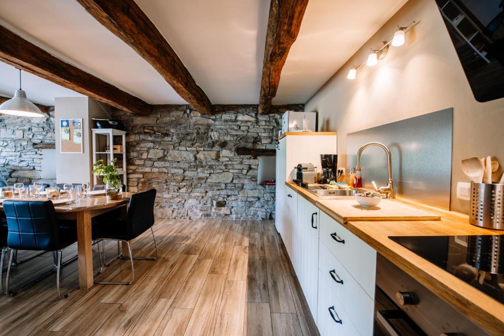 Kuchyň nebo kuchyňský kout v ubytování A La Maison d'Ode