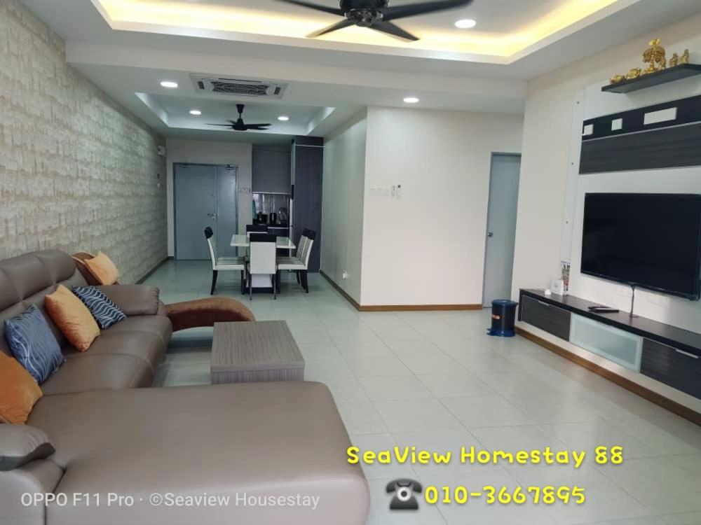 TV a/nebo společenská místnost v ubytování Sekinchan HighLevel SeaView Homestay 高楼 看海 阳台民宿