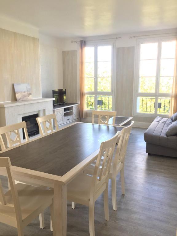 Photo de la galerie de l'établissement Spacieux 2 pièces dans l'hyper-centre, à Royan