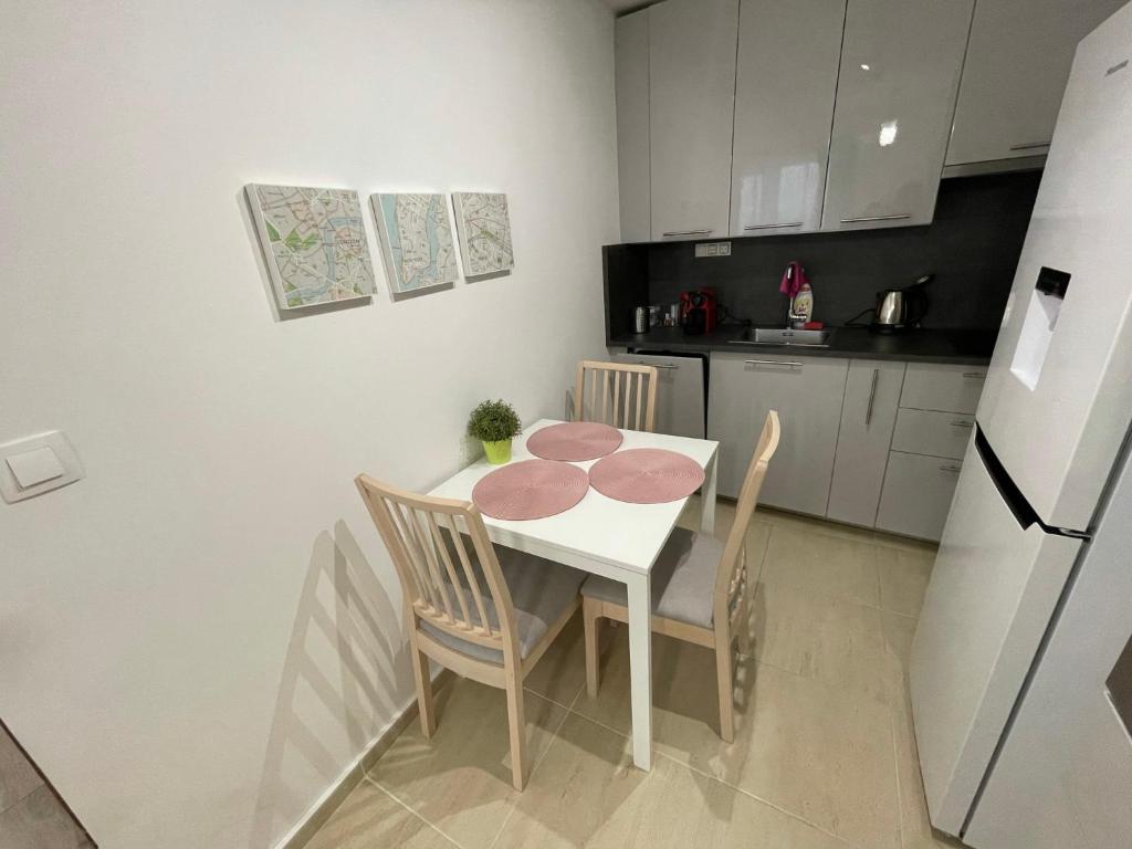 Fotografia z galérie ubytovania Luxury City Central Wellness Apartman v destinácii Pécs