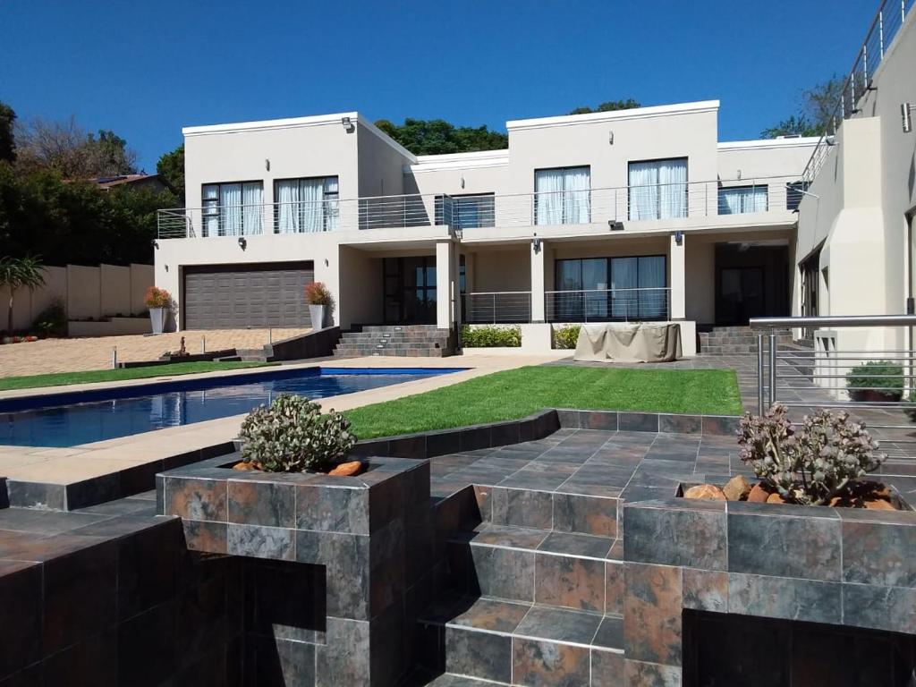 Invesure House, Johannesburg (updated prices 2024)
