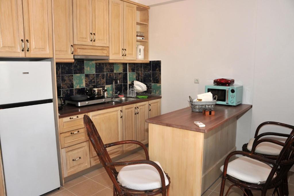 Dominique Meteora House - Two-Bedroom Apartment