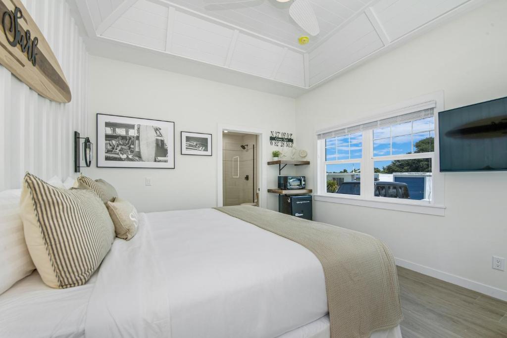 Casey Key Resorts - Beachfront - Strandfront King Studio