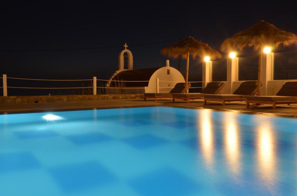 Bazén v ubytování Margie Mykonos Hotel nebo v jeho okolí