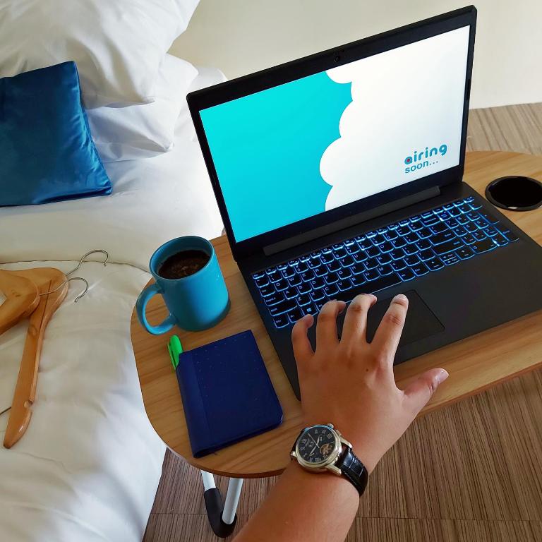 TV a/nebo společenská místnost v ubytování airobedz MANILA - A Value Hotel