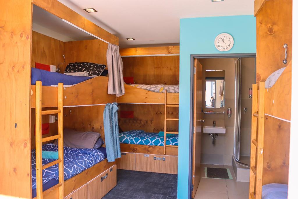
Bed in 6-Bed Mixed Dormitory Room with Ensuite
