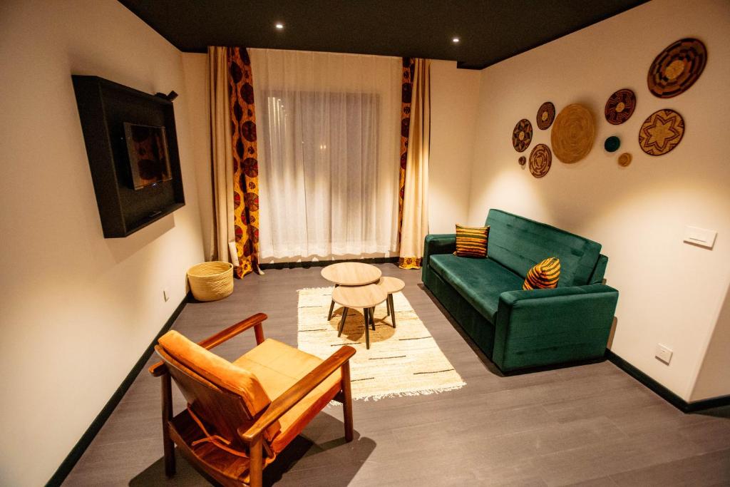 Posezení v ubytování ONOMO Hotel Kampala