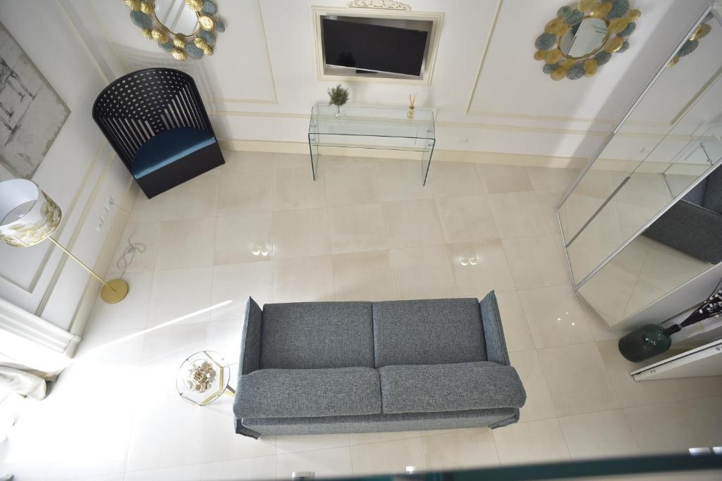 Home dentro il teatro - 9