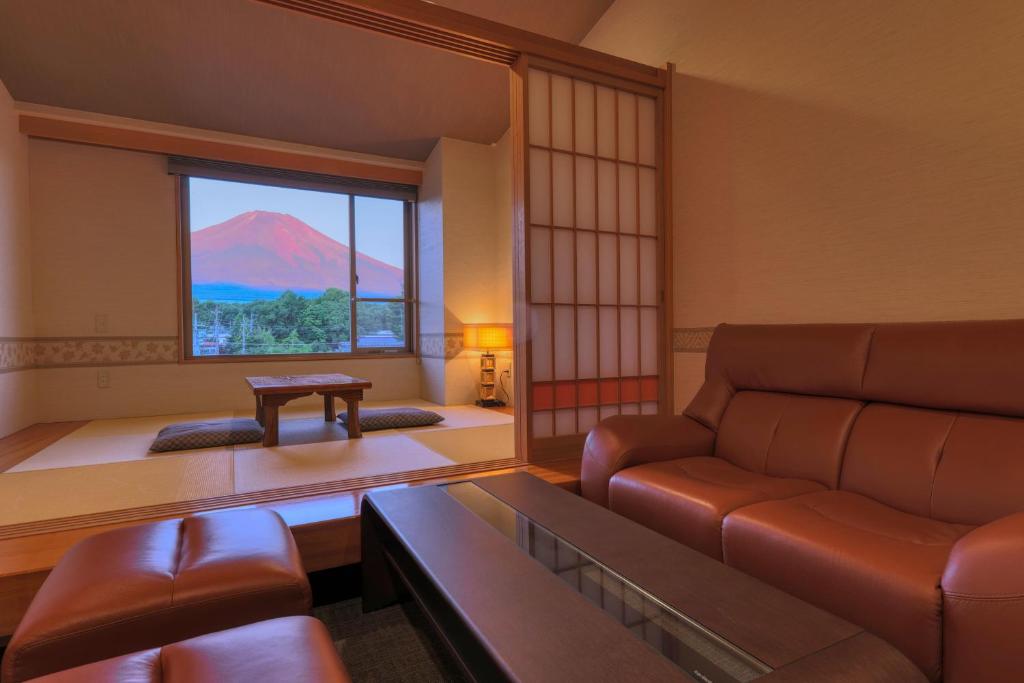 Posezení v ubytování Fuji Matsuzono Hotel