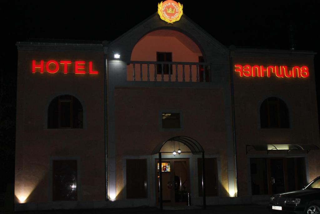 Budova, kde se hotel nachází