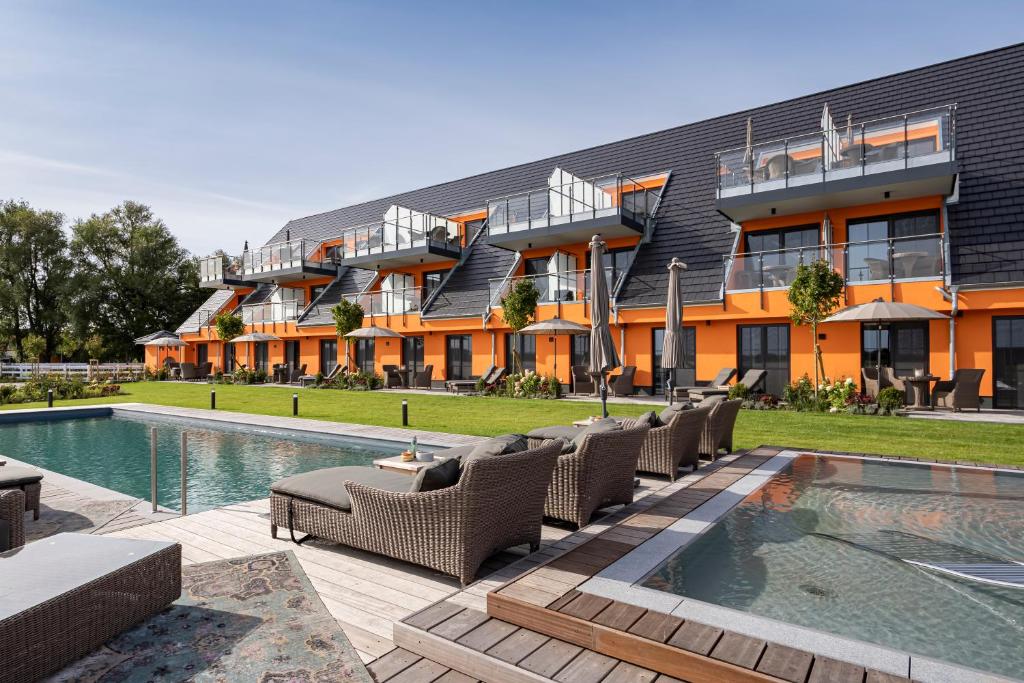Bazén v ubytování Luxus Resort Rügen Residenz Kubitzer Bodden nebo v jeho okolí