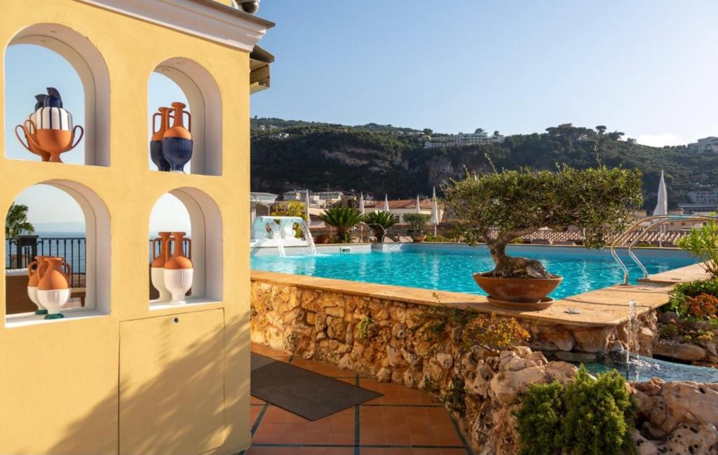 Bazén v ubytování Grand Hotel La Favorita nebo v jeho okolí