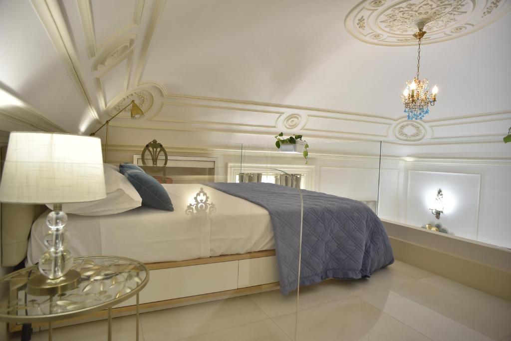 Home dentro il teatro - 1