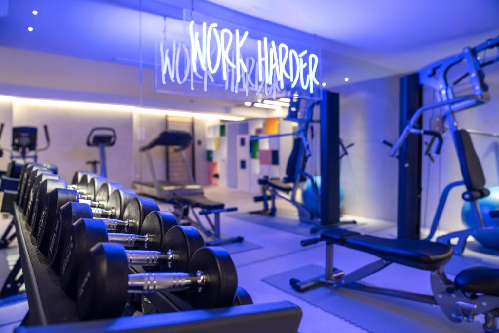 Fitness centrum a/nebo fitness zařízení v ubytování Suites Plaza Hotel & Wellness