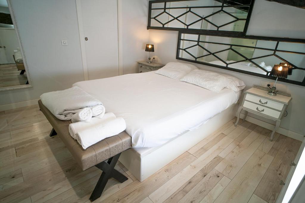 Atico con terraza y jacuzzi en el centro, Valencia – Precios ...