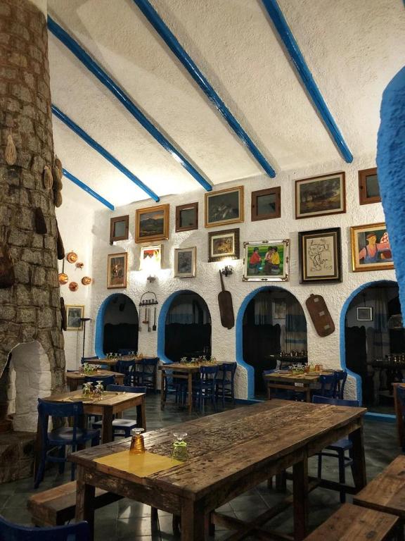 Restaurant o un lloc per menjar a Orgosolo B&B Sardegna