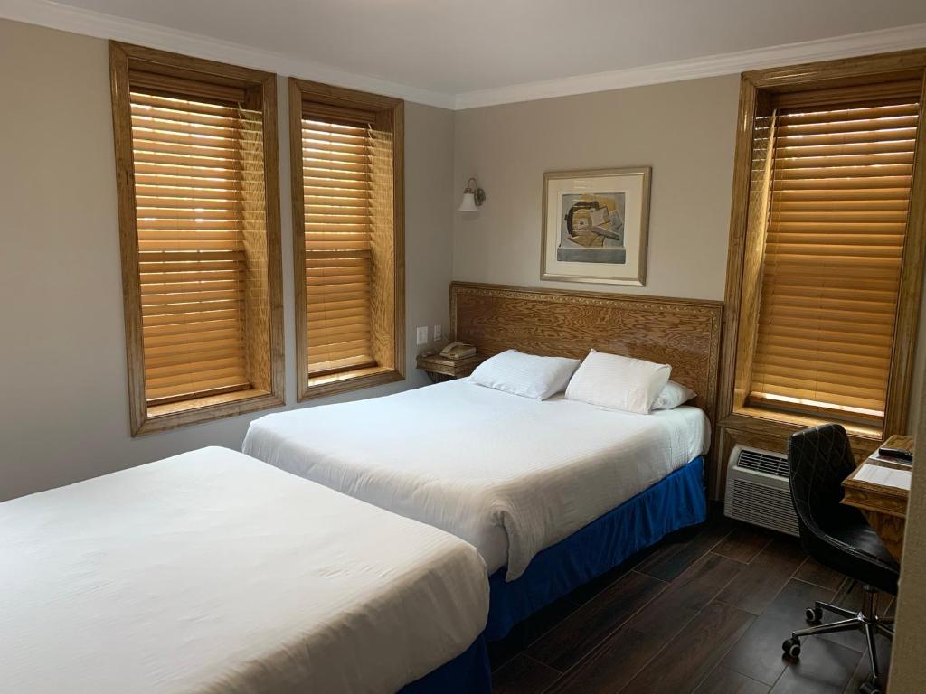 District Hotel photo
