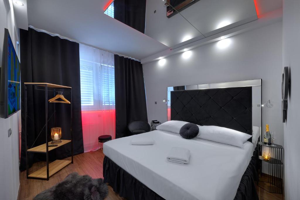 Hotel Aura Design & Garden Pool - Resim 15