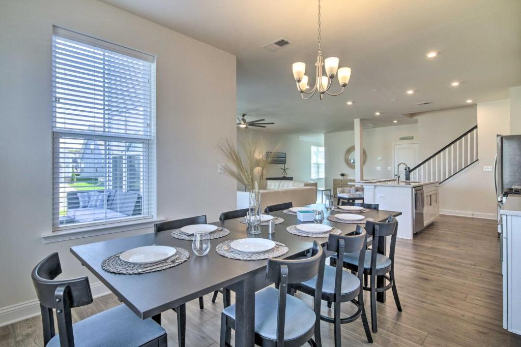 Landing Townhome with Pool and Beach Shuttle!, Millville