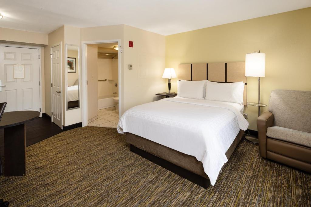 Candlewood Suites Windsor Locks by IHG - 带有可访问淋浴的皇后室 - 不吸烟