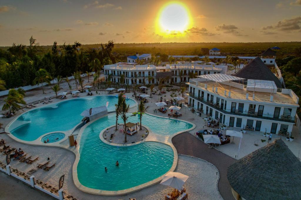 Bazén v ubytování The One Resort Zanzibar nebo v jeho okolí