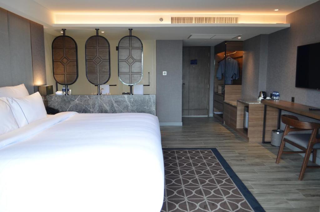 Ayathorn Bangkok - 14