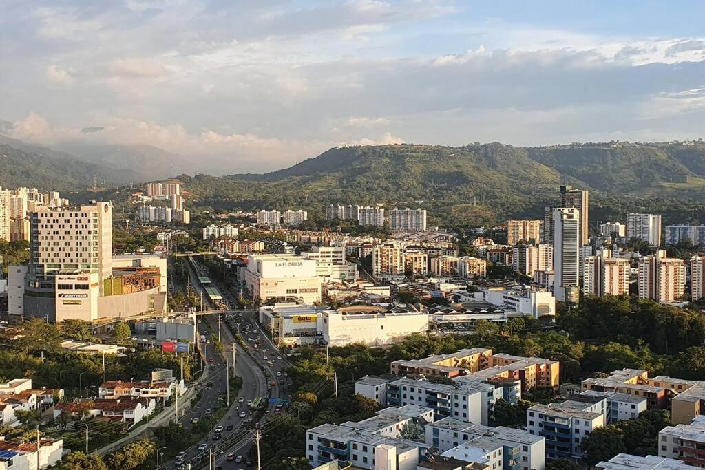 Hermoso Apto Piso 23 con Vista a la ciudad