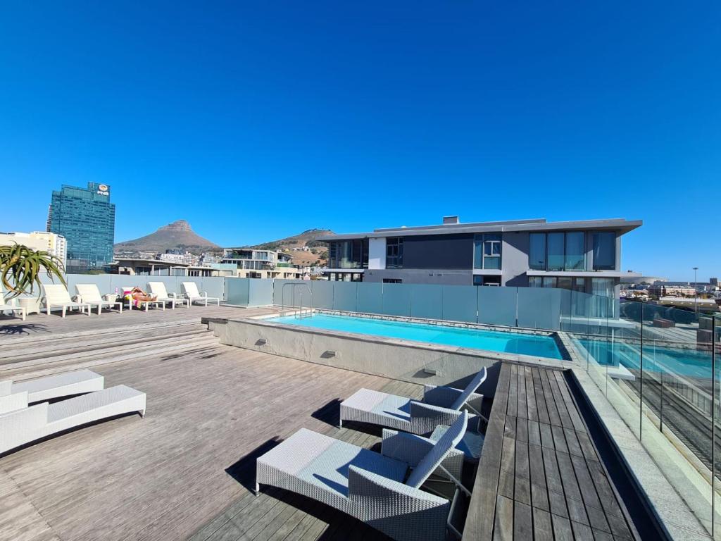 Apartment LOCATION! Adjacent Waterfront, City, Table Mountain-320, Cape Town,  South Africa - Booking.com