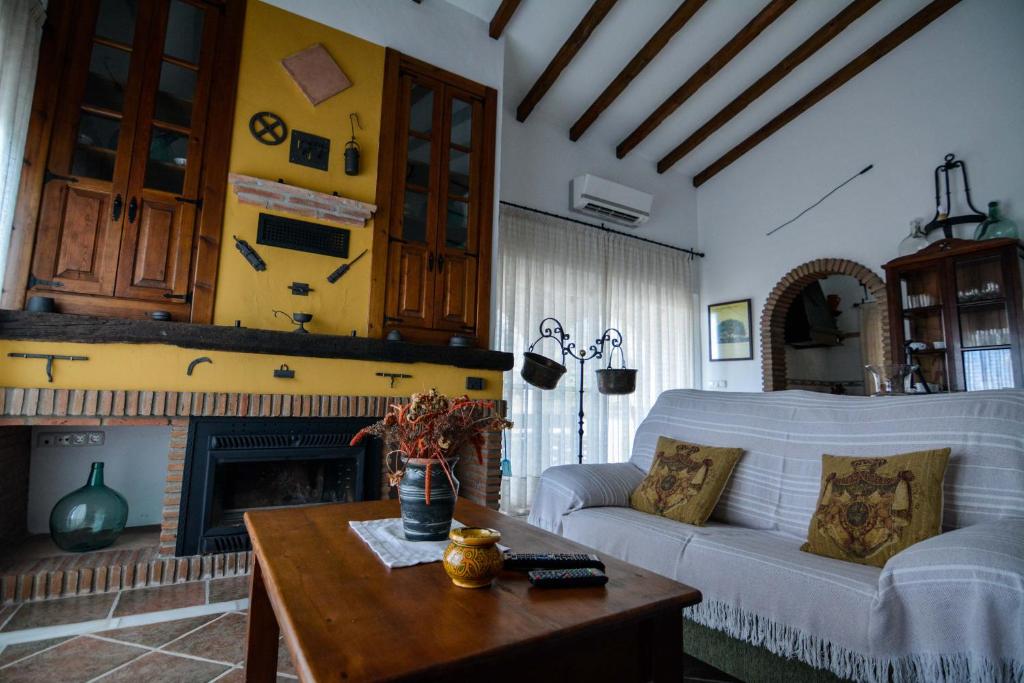 Posezení v ubytování Tu Villa Rural Alakran 2 Dormitorios Piscina privada