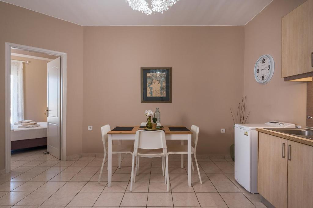 Tholos Apartments - 10