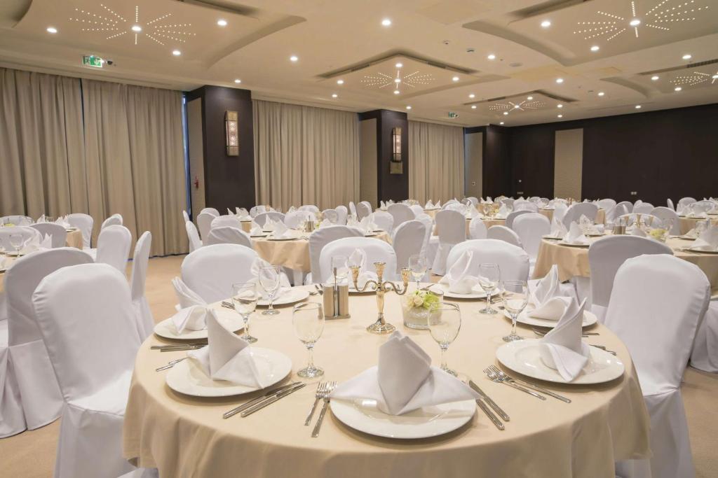 Restaurace v ubytování The Legacy Luxury Hotel, Algiers