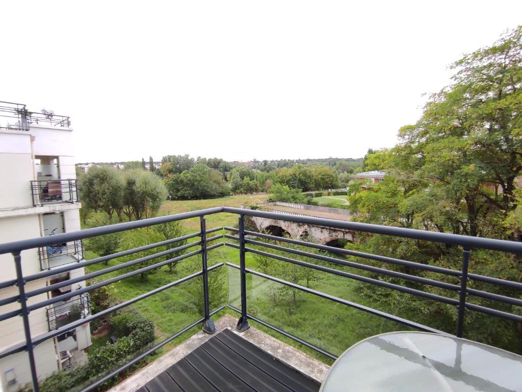 Bord de Seine - Two-Bedroom Apartment