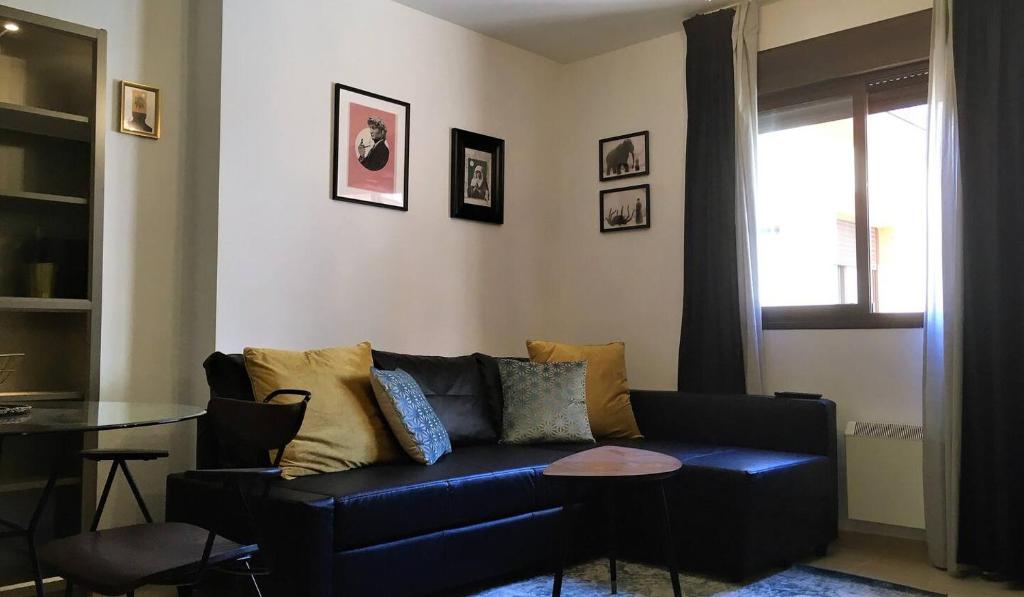 Khu vực ghế ngồi tại Casa De Libros en Granada