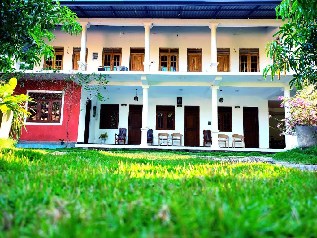 Zahrada ubytování Geethani Tourist Home Polonnaruwa