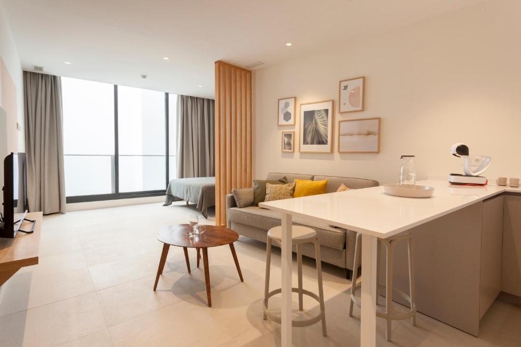 Apartamentos Málaga Premium - Calle Granada - 