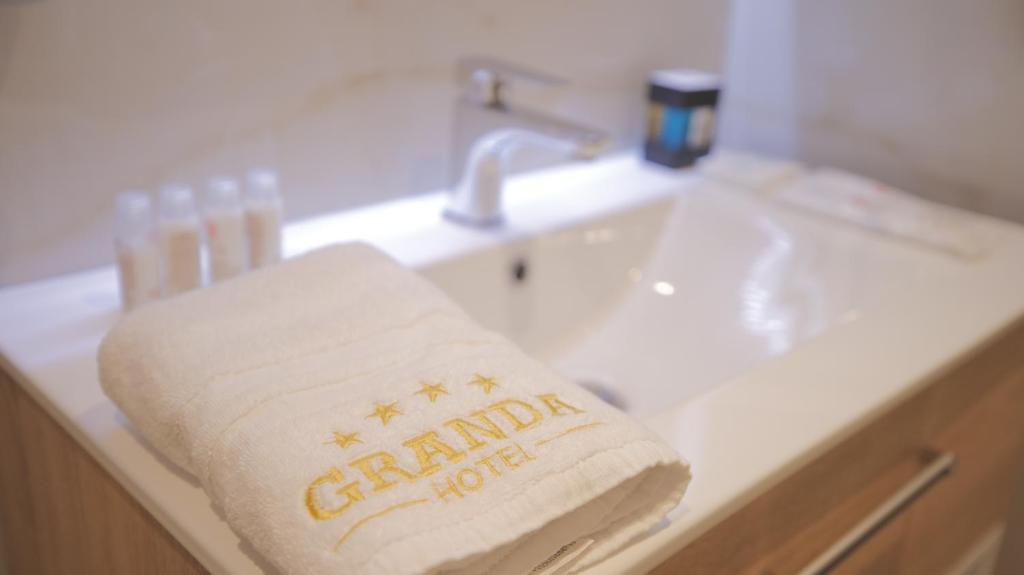 Foto de la galeria de Granda Hotel a Tirana