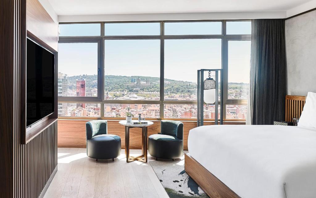TV a/nebo společenská místnost v ubytování Nobu Hotel Barcelona