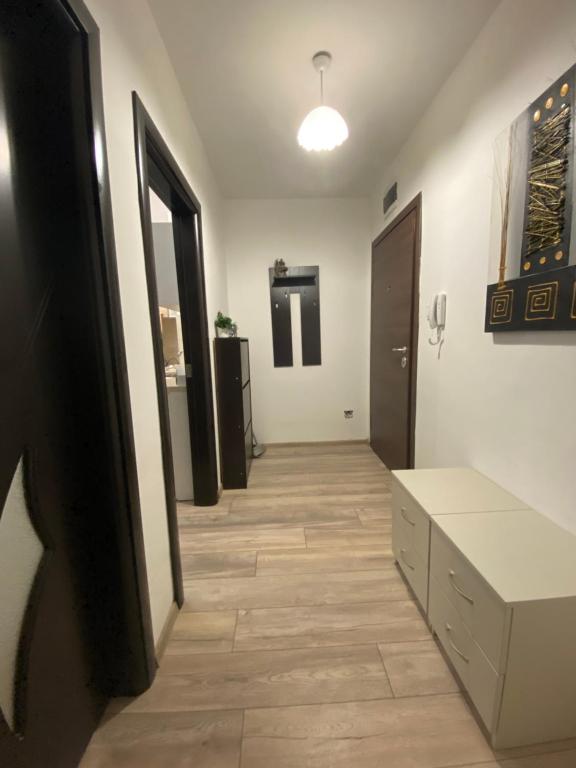 Fotografie z fotogalerie ubytování Brand New Cozy 1BR flat with AC & FREE street Parking v destinaci Plovdiv