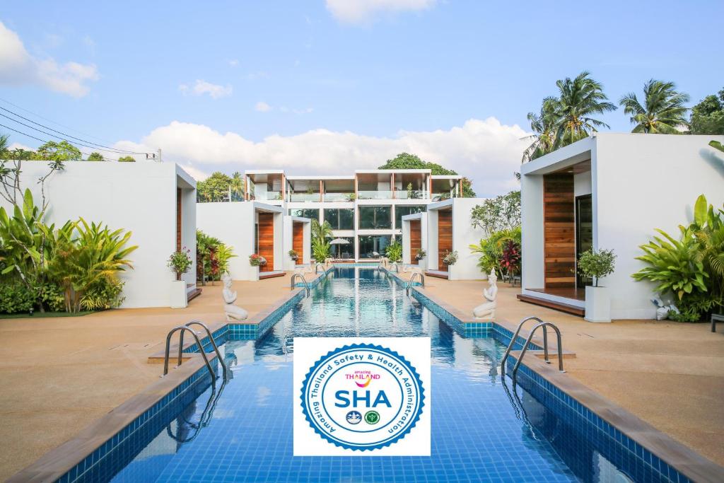vista sulla piscina del resort e centro benessere Sharma di Zee Luxury Boutique Hotel a Hinkong