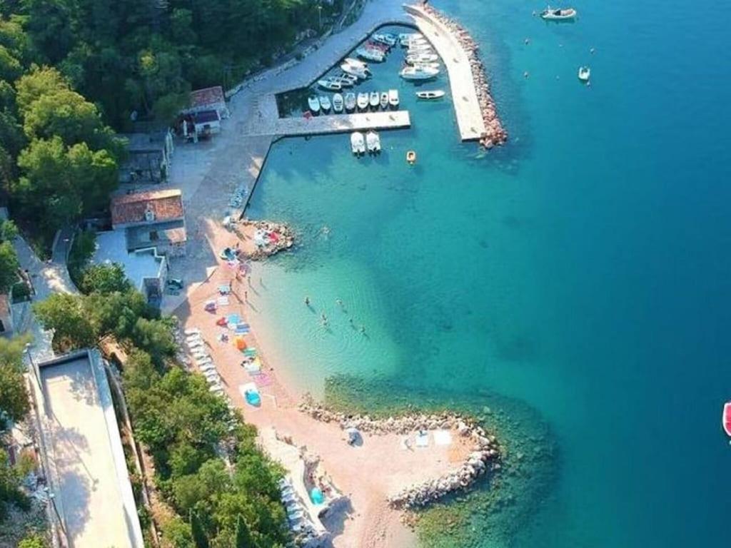 Fotografia z galérie ubytovania Luring Apartment in Dramalj with Swimming Pool v Dramalji