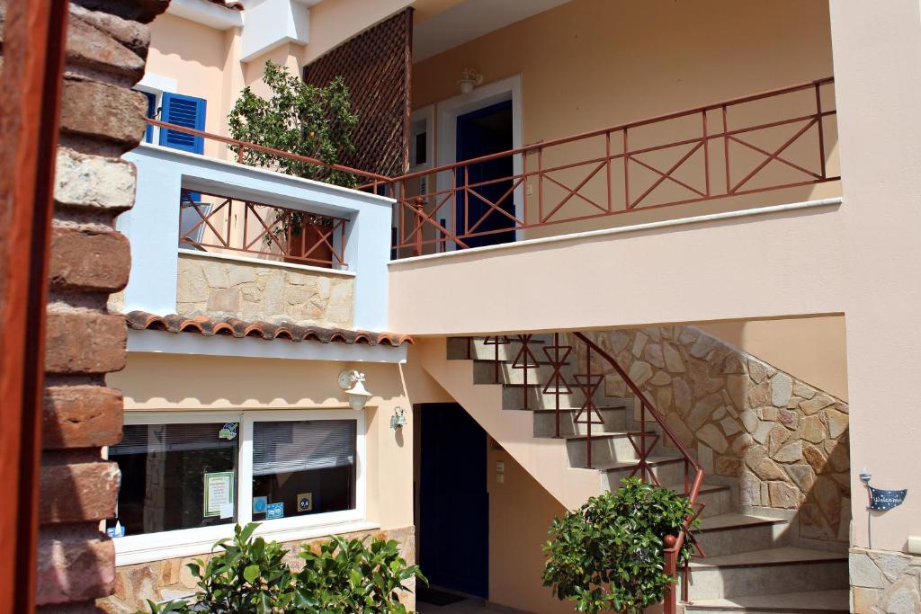 Fotografia z galérie ubytovania Koukounaries Apartments Limni v destinácii Límni