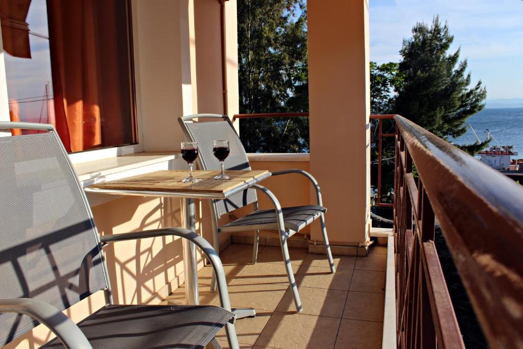 Fotografia z galérie ubytovania Koukounaries Apartments Limni v destinácii Límni