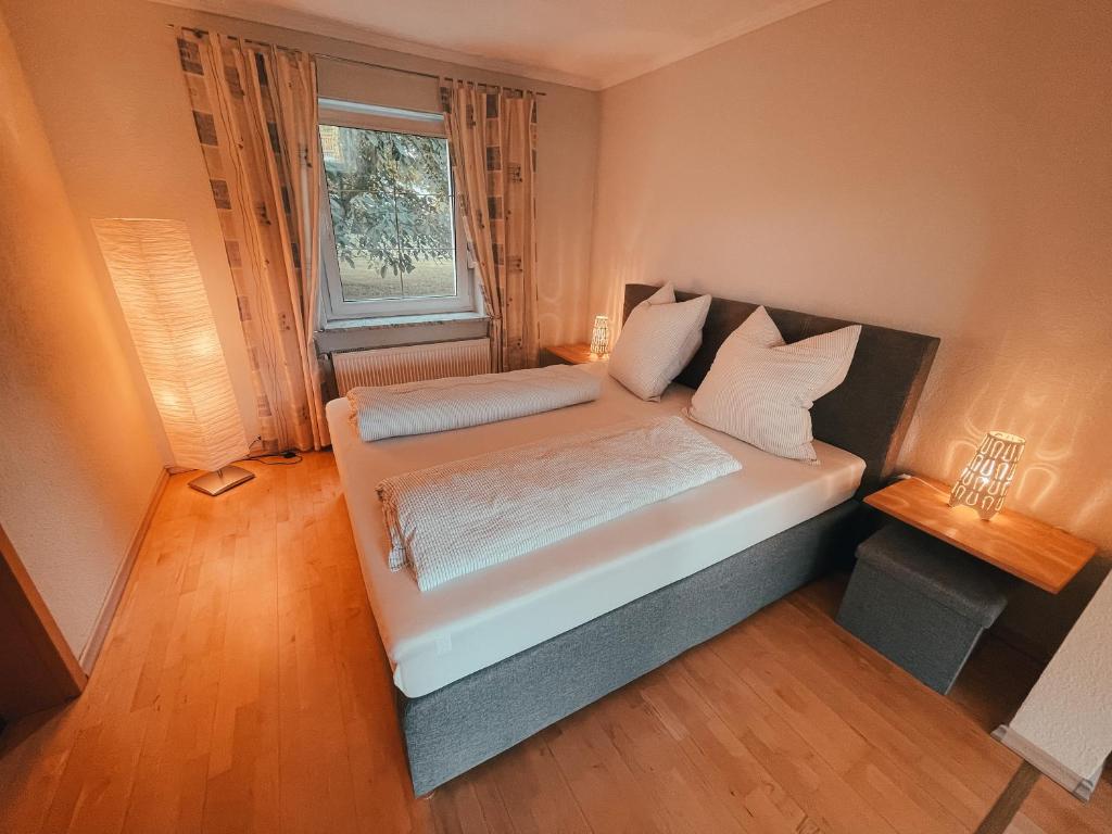 Postel nebo postele na pokoji v ubytování Ferienwohnung Chemnitz-Rabenstein